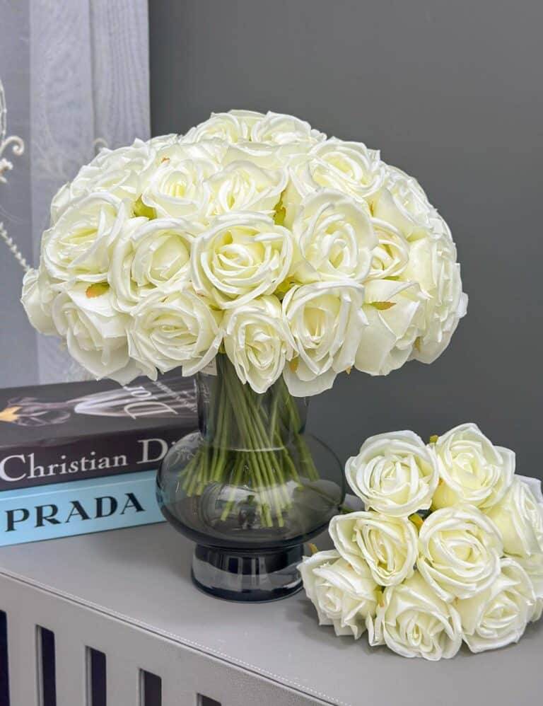 Read more about the article Best Artificial Plants for UAE Bathrooms