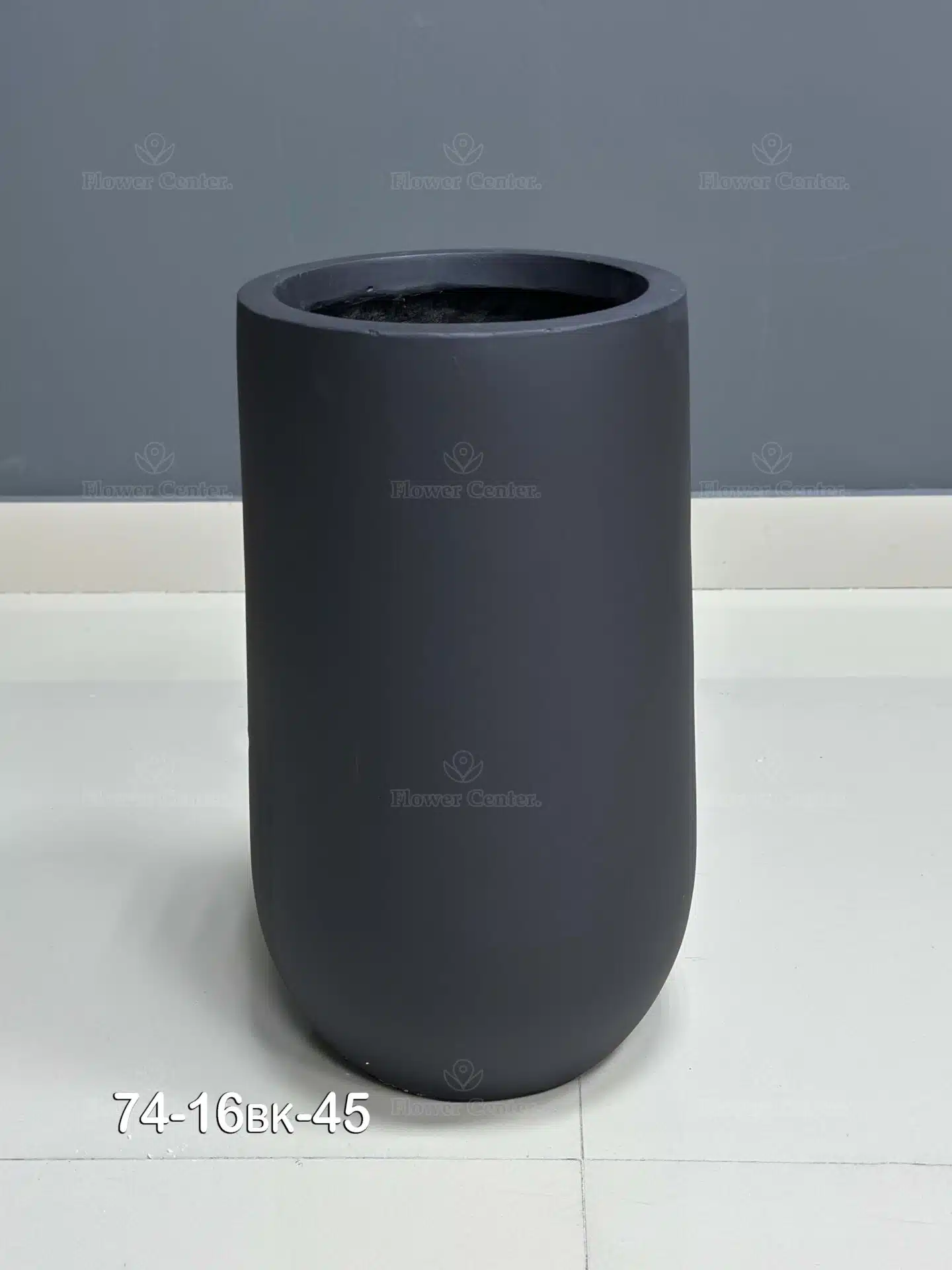 Fiberglass Black Pot 45cm