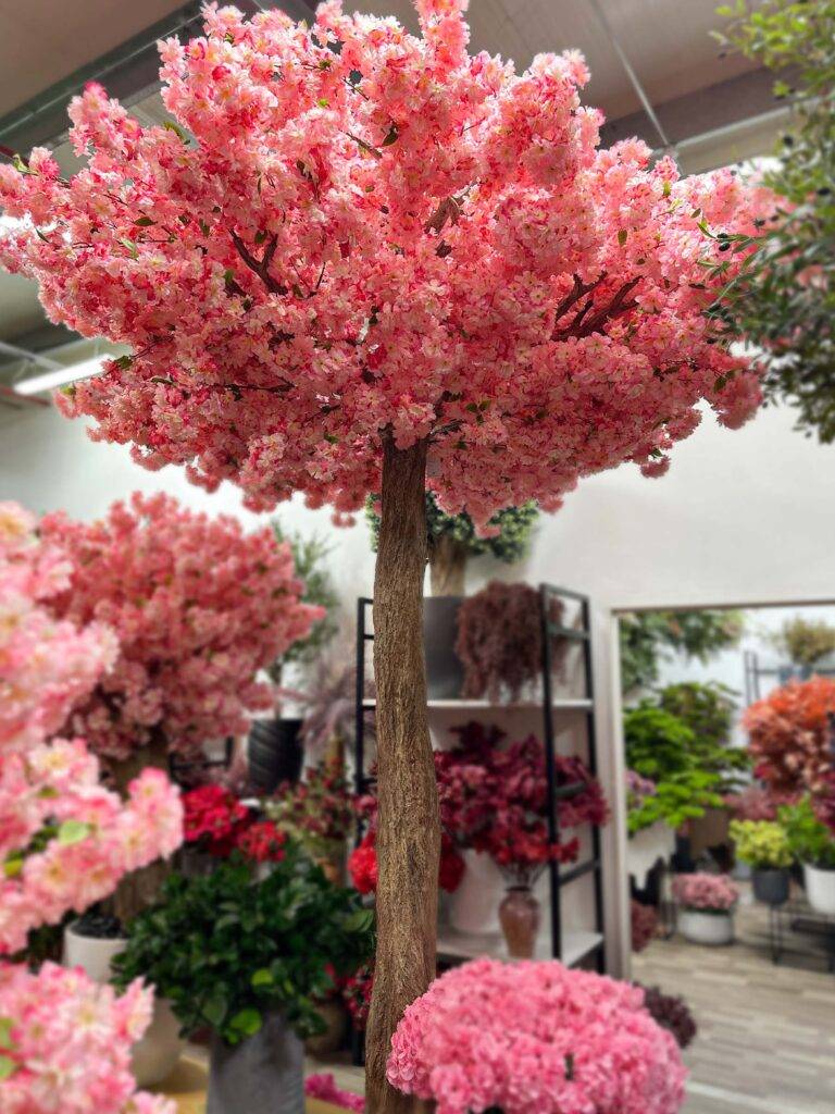 Bring elegance to your interior with the beautiful Artificial Cherry Blossom Tree. This impressive décor adds a dramatic touch to your room! 🌸