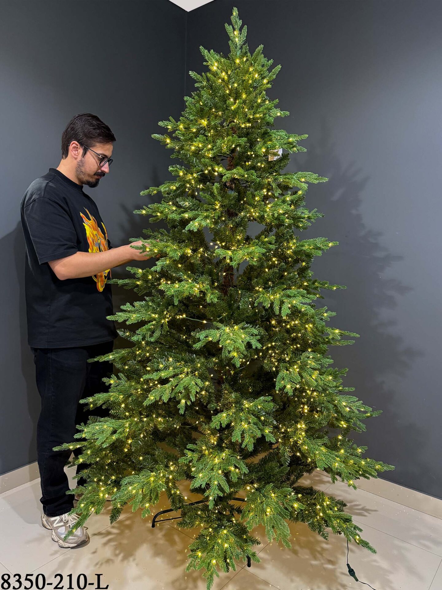 Illuminate Your Holidays with the Premium Pre-Lit Christmas Tree